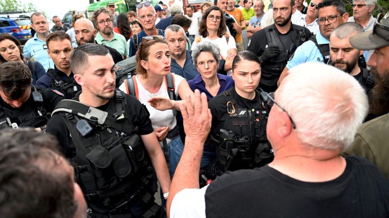 Environmentalists Marine Tondelier and Sandrine Rousseau attacked and insulted by winegrowers in Aude