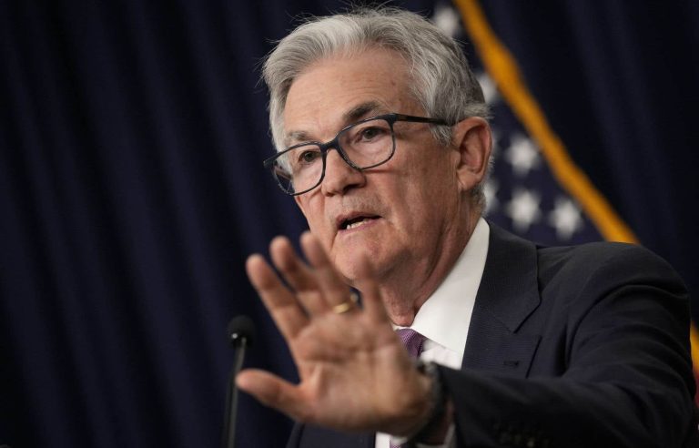 Fed pauses rate hikes