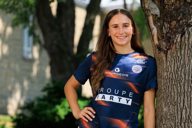 First French soccer division |  The well-crafted plot of Marie Levasseur