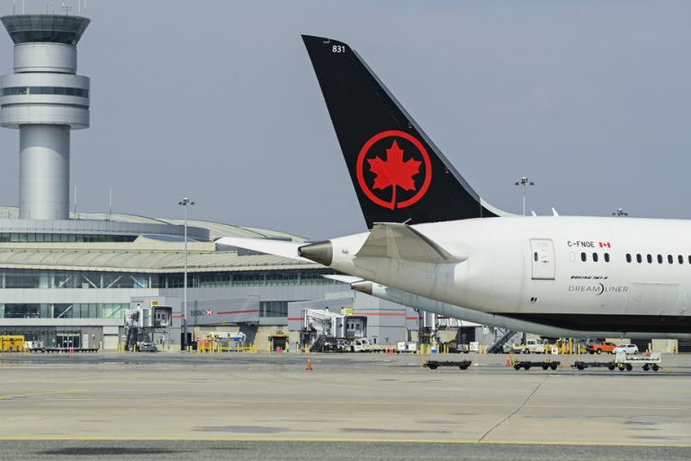 Flight delays caused by technical problems at Air Canada