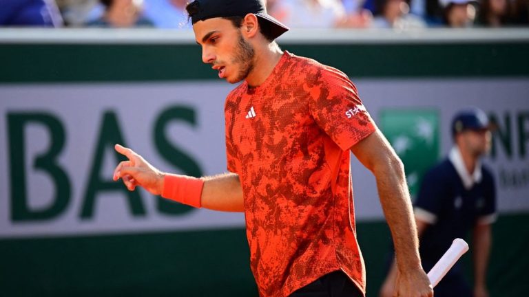 Francisco Cerundolo eliminates Taylor Fritz and advances to the round of 16