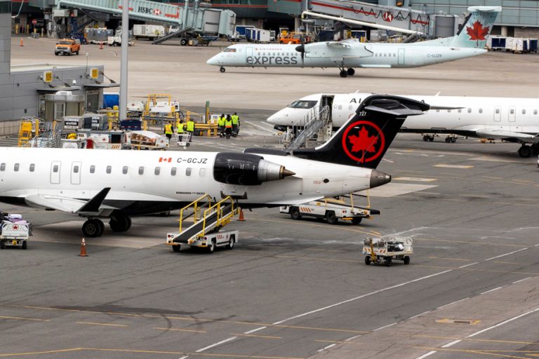 Technical issue |  A quarter of Air Canada flights delayed on Friday