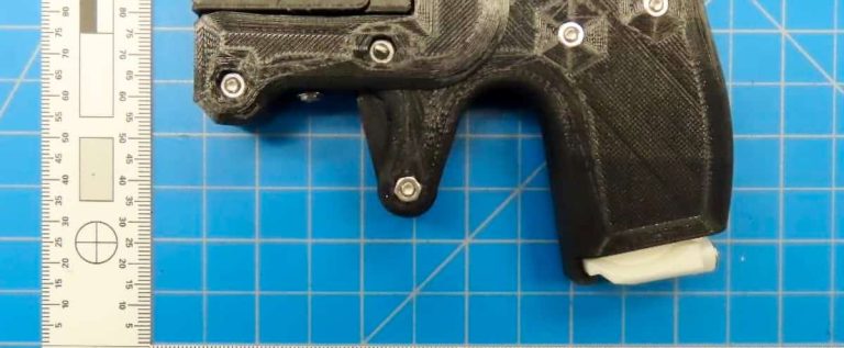 Guns made with a 3D printer: a young Montrealer accused of arms trafficking