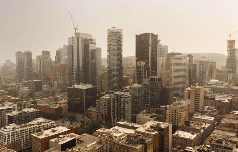 Images of Montreal under the smog of forest fires