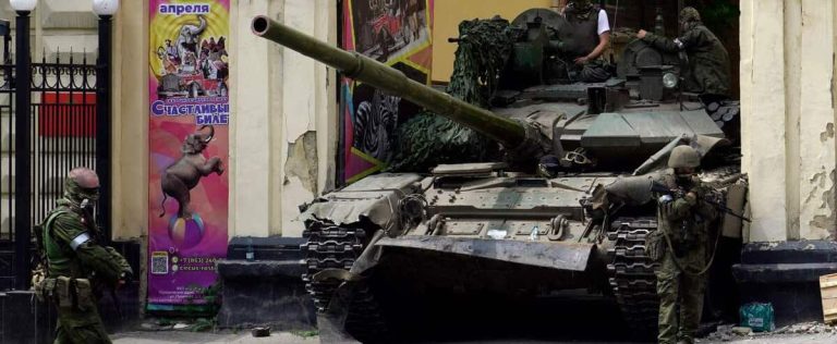 In the Russian city of Rostov, Wagner deploys tanks and his armed rebels