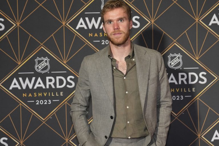 Individual trophies in the NHL |  Connor McDavid wins his third Hart Trophy