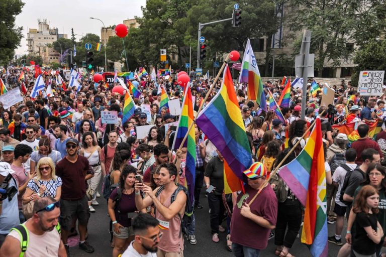 Israel |  Tens of thousands of participants in the Pride march in Jerusalem