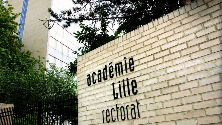 “It is important that we have an administrative investigation to know exactly what was known”, assures the rector of the Lille academy