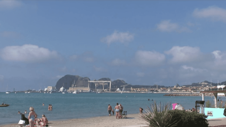 La Ciotat removes the showers at the edge of the beaches