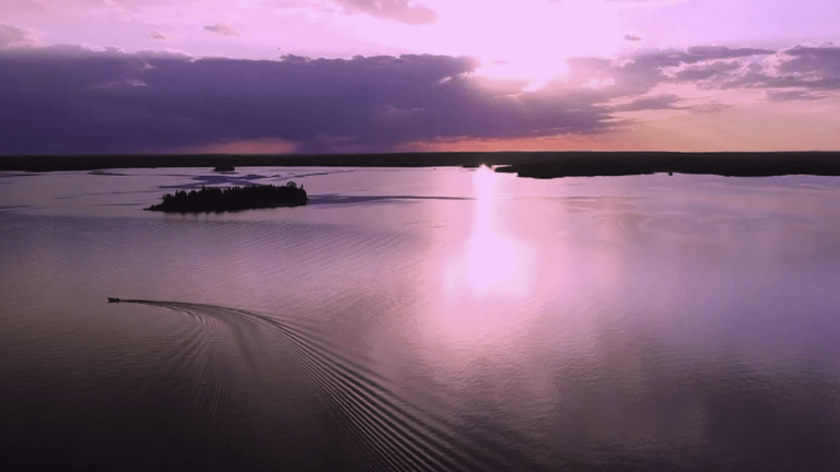 Lake Superior, the largest surface of fresh water in the world