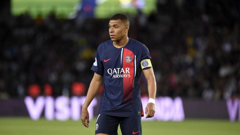 “Mbappé takes things in hand a little” and “wants to put pressure on the club”, analyzes Radio France consultant Éric Rabesandratana