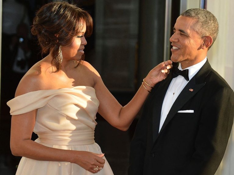 Michelle and Barack Obama exceptional guests at the Louis Vuitton show in Paris!