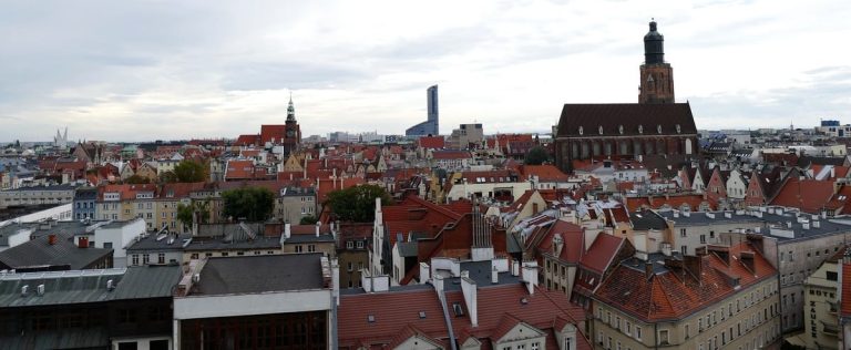 Poland: half a million Poles demonstrate in Warsaw against the government