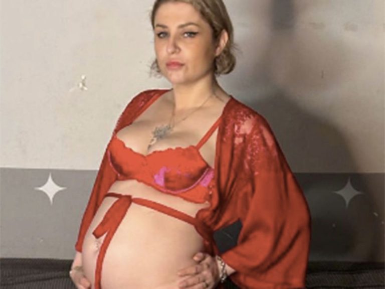 Pregnant, Amandine Pellissard of “Numerous Families” poses completely naked on Instagram: not even afraid!