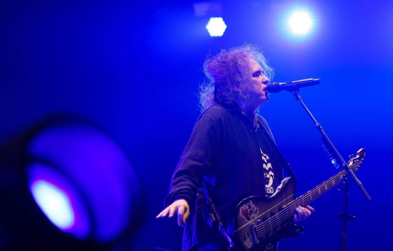 Review – Broth of nostalgia with The Cure at the Bell Center