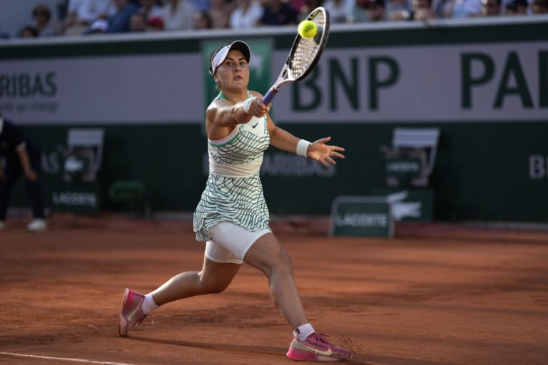 Roland Garros |  Bianca Andreescu outclassed by Lesia Tsurenko