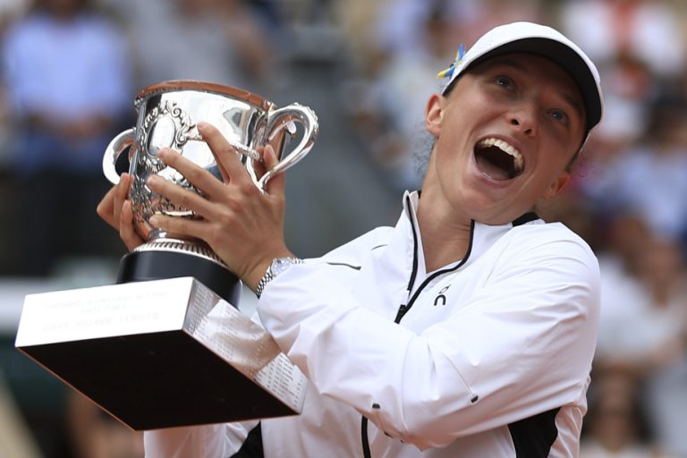 Roland Garros Final |  Swiatek triumphs in front of a tenacious Muchova