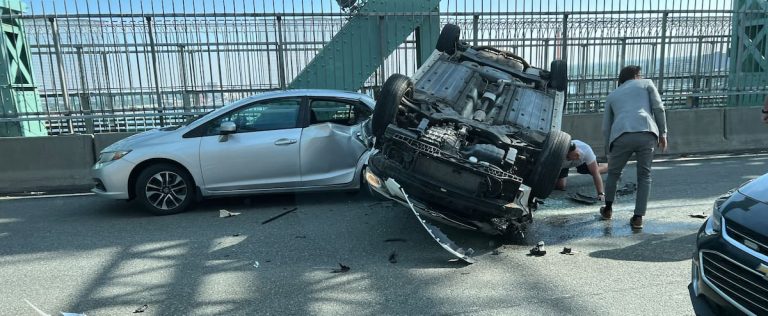 Rollover: accident on the Jacques-Cartier bridge