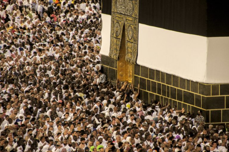 Saudi Arabia |  Hundreds of thousands of pilgrims take part in the hajj in Mecca