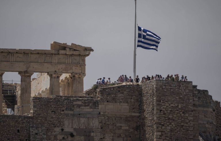 Shipwreck of migrants in Greece: three bodies recovered