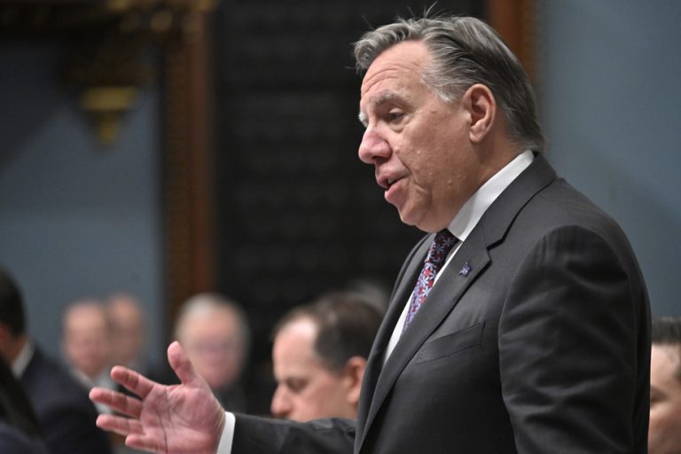 Shortage of housing |  Legault clarifies his remarks, Duranceau defends his probity