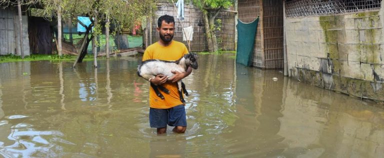 South Asia: at least 19 dead in floods and landslides