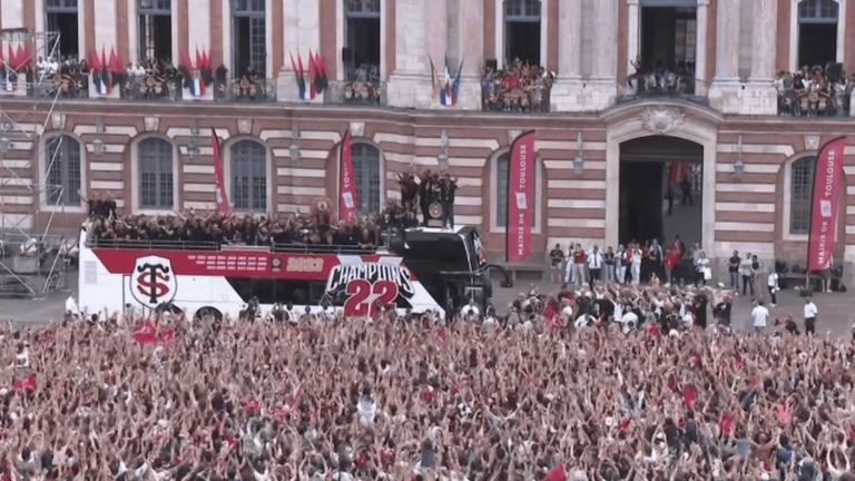 Stade Toulousain players celebrated their Brennus shield with thousands of supporters