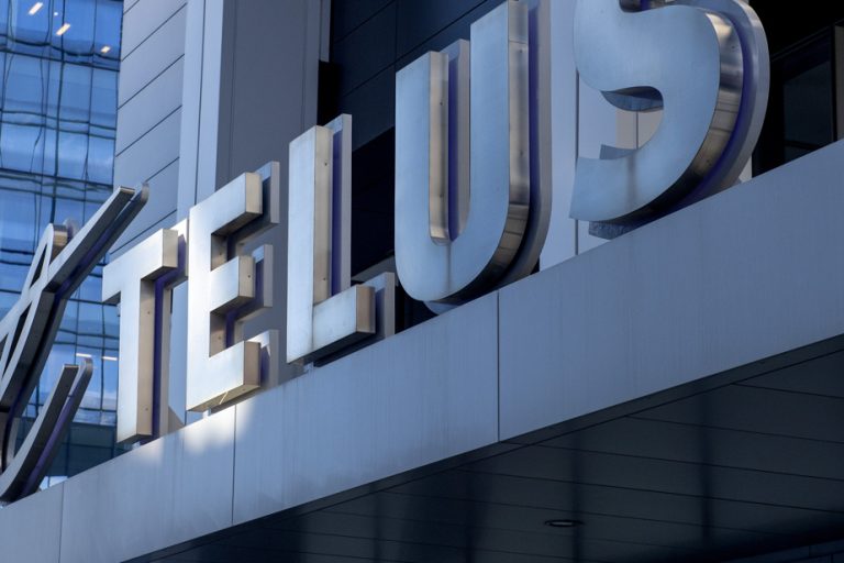 Telus and Jolt team up to build charging stations