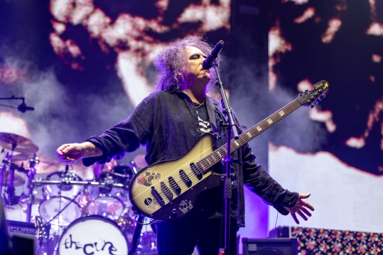 The Cure at the Bell Center |  A lesson in charisma and generosity