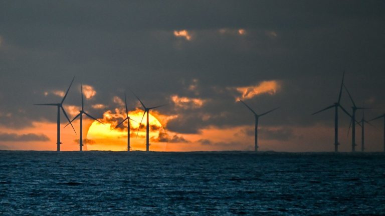 The State launches a national consultation to deploy offshore wind farms