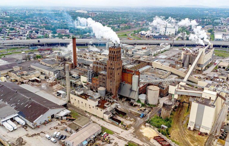 The White Birch paper mill blamed for the pollution of the river and the lower town in Quebec