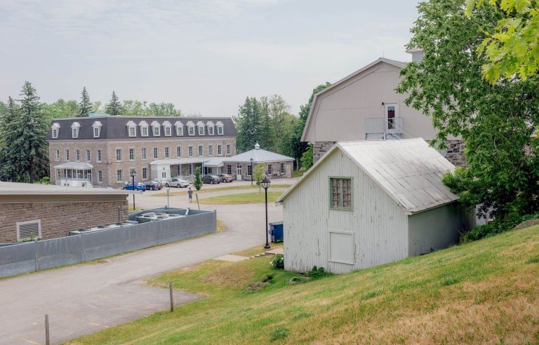 The estate of a religious congregation put up for sale in Montreal