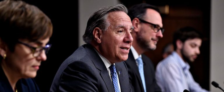 The wear and tear of power hits the Legault government