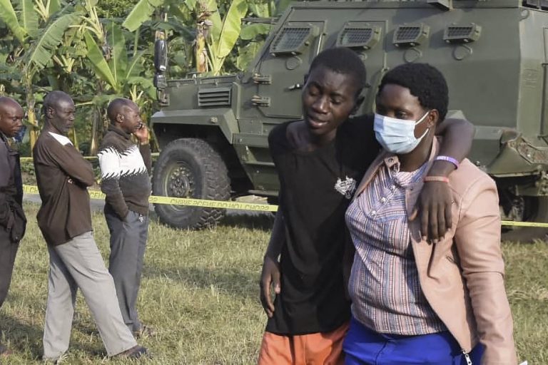 Uganda |  At least 41 dead in jihadist attack on school