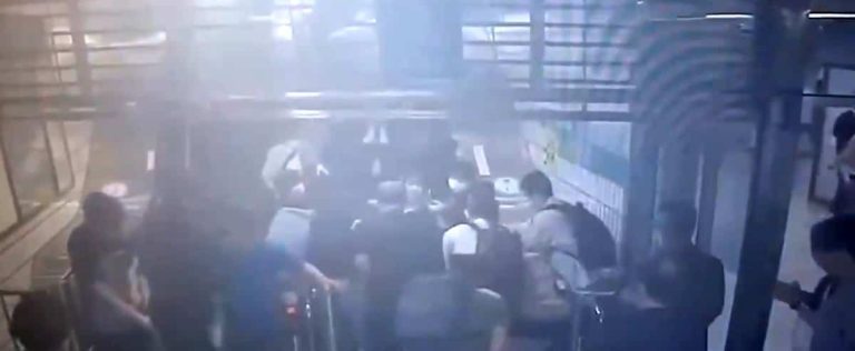 VIDEO |  Escalator suddenly changes direction and injures 14