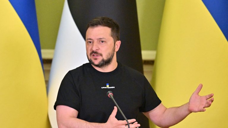 Volodymyr Zelensky “shocked” by the lack of international aid after the destruction of the Kakhovka dam