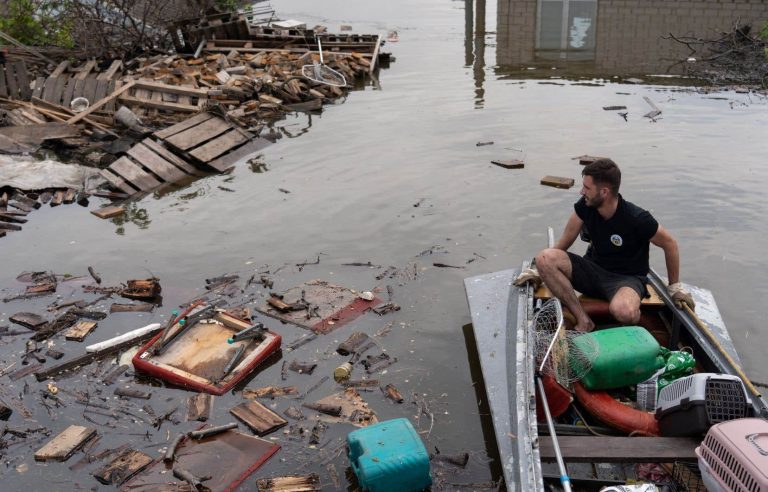 War in Ukraine: 600 km2 of flooded land in Kherson after the destruction of the Kakhovka dam