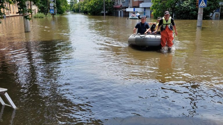 “We were intervening around the islands in the middle of the Dnipro, and we found ourselves under shellfire”, says a rescue diver