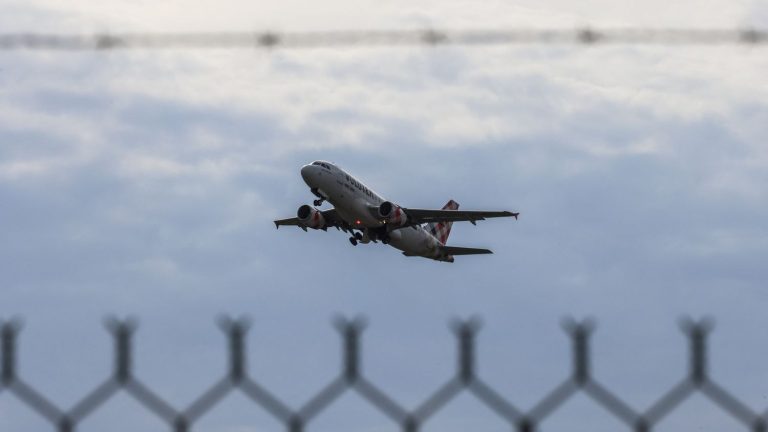 What you need to know about air transport, which projects twice as many planes in the sky in 20 years