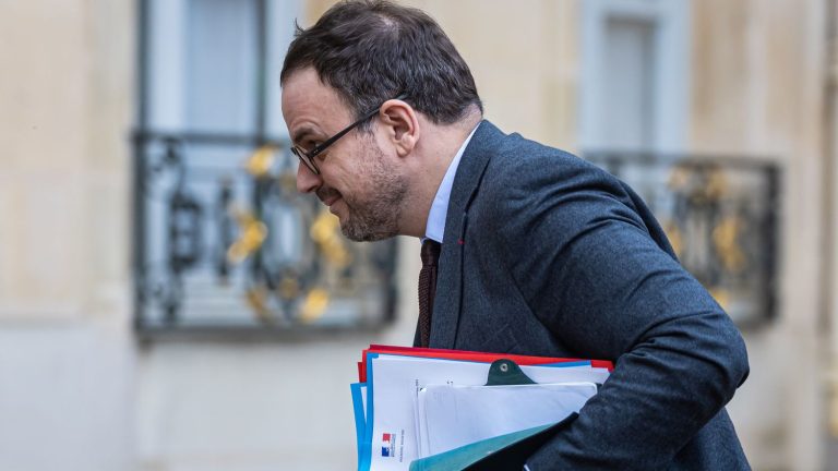 Who is Aurélien Rousseau, the discreet chief of staff of Elisabeth Borne who leaves Matignon for the Caisse des dépôts?