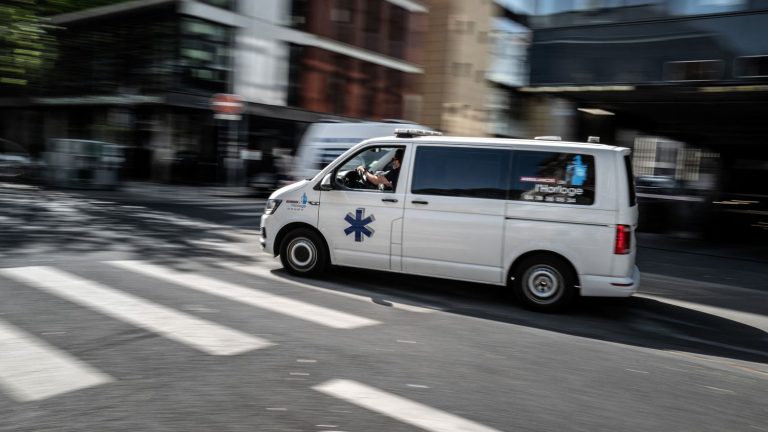 a paramedic recounts the fierce competition between certain ambulance companies in Lyon