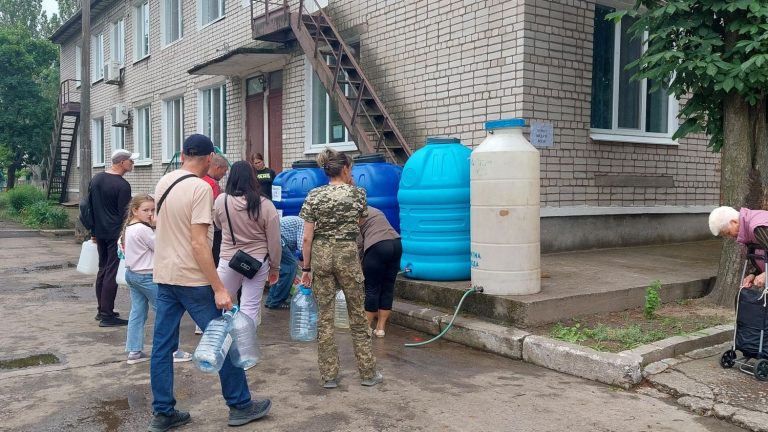 after the destruction of the Kakhovka dam, the city of Nikopol lacks drinking water