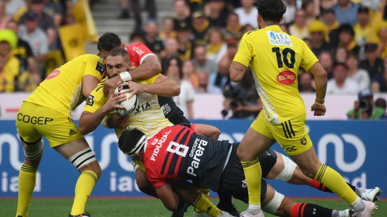 at half-time, Toulouse and La Rochelle tied in the final of the Top 14