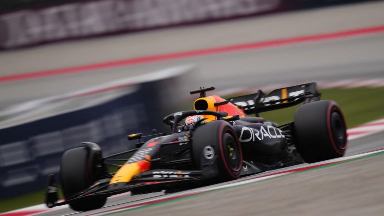 at the Spanish Grand Prix, Max Verstappen wins his third race in a row ahead of the two Mercedes