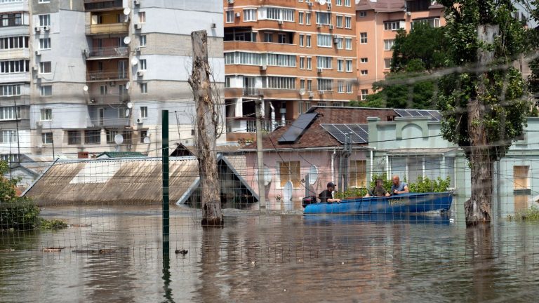 evacuations continue in submerged localities after the destruction of the Kakhovka dam