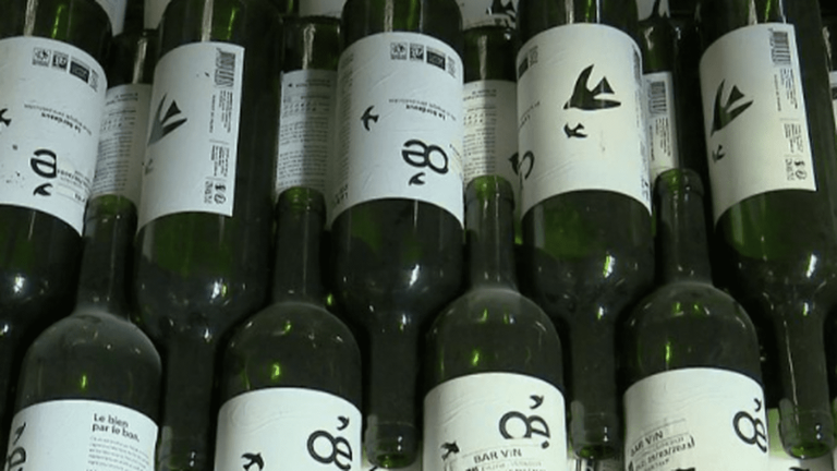 faced with the shortage of glass, winegrowers in search of bottles