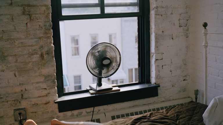 five tips for cooling your home without installing an air conditioner