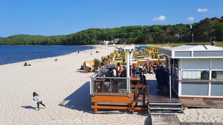 on the island of Rügen, the anger of the inhabitants against a gas terminal project threatening a unique ecosystem