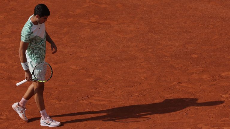 physically affected, world number 1 Carlos Alcaraz gives in in the semi-finals against Novak Djokovic