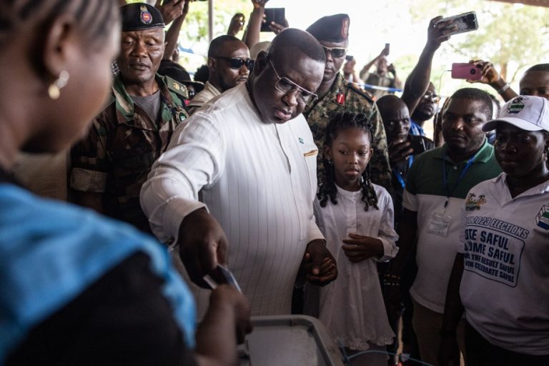 presidential election in Sierra Leone |  The incumbent president largely in the lead, according to partial results